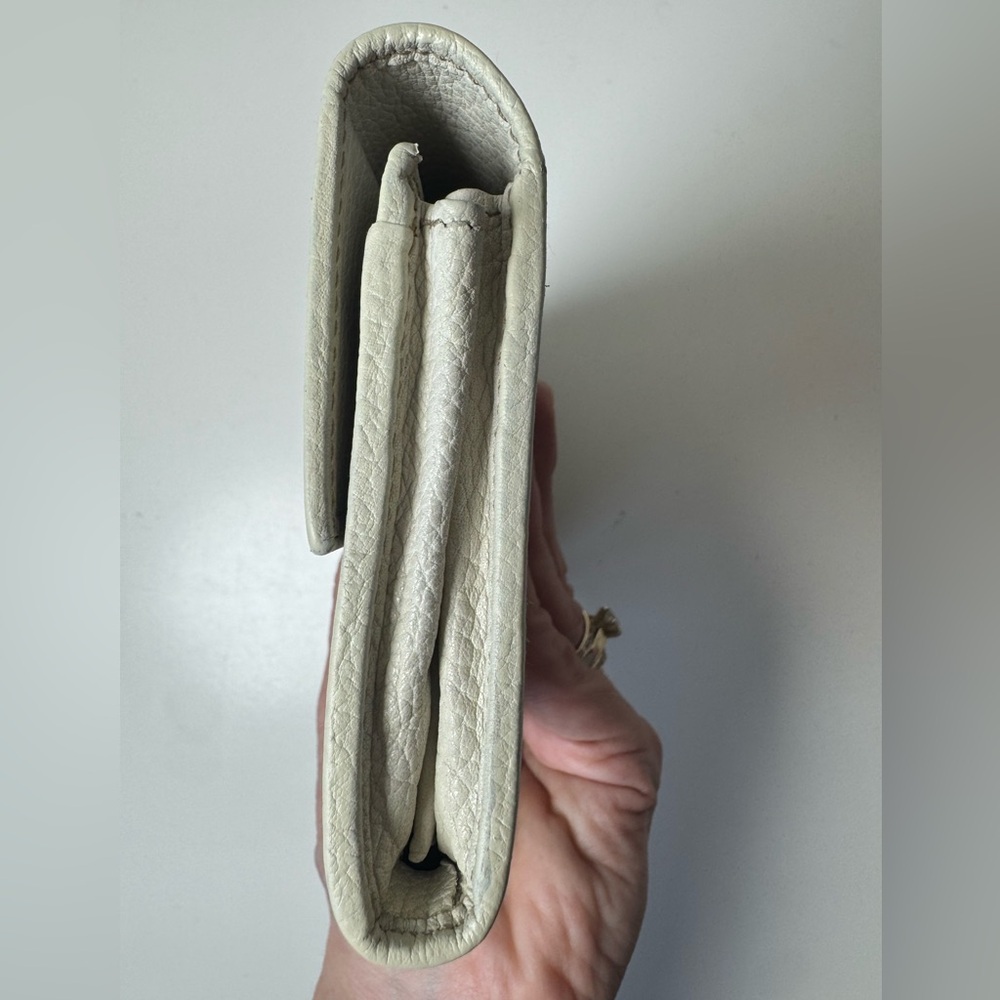 Gucci Women’s GG Monogram Wallet Cream and Tan Long Wallet - Picture 4 of 16
